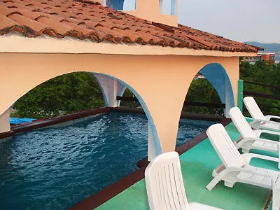Arturo's Hotel 3*
