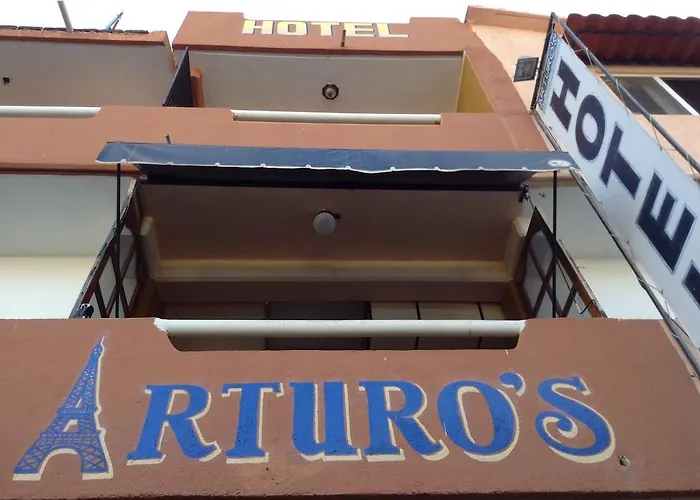 Hotel Arturo's 3*