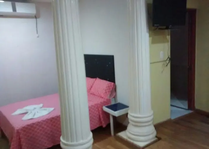 Arturo's Hotel
